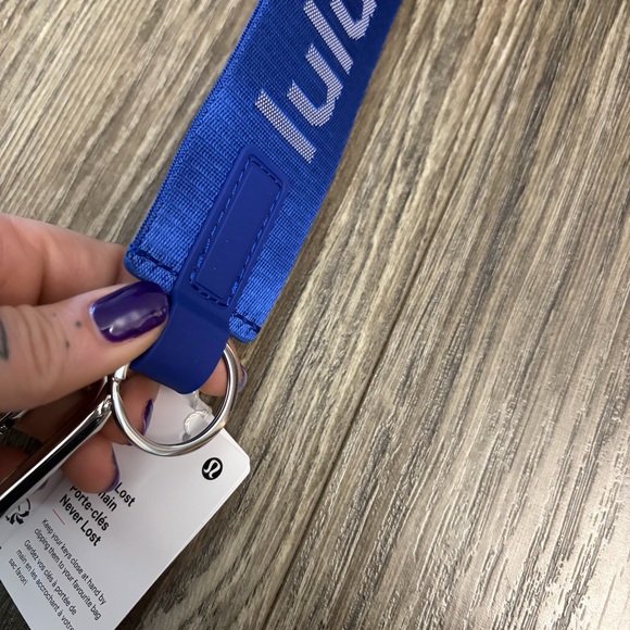 *1* NWT Lululemon Never Lost Keychain (Riverside/Faint Lavender) - Picture 4 of 6